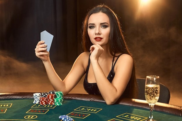 Đặt cược quá cao ngay từ đầu trong Poker có thể gây rủi ro lớn